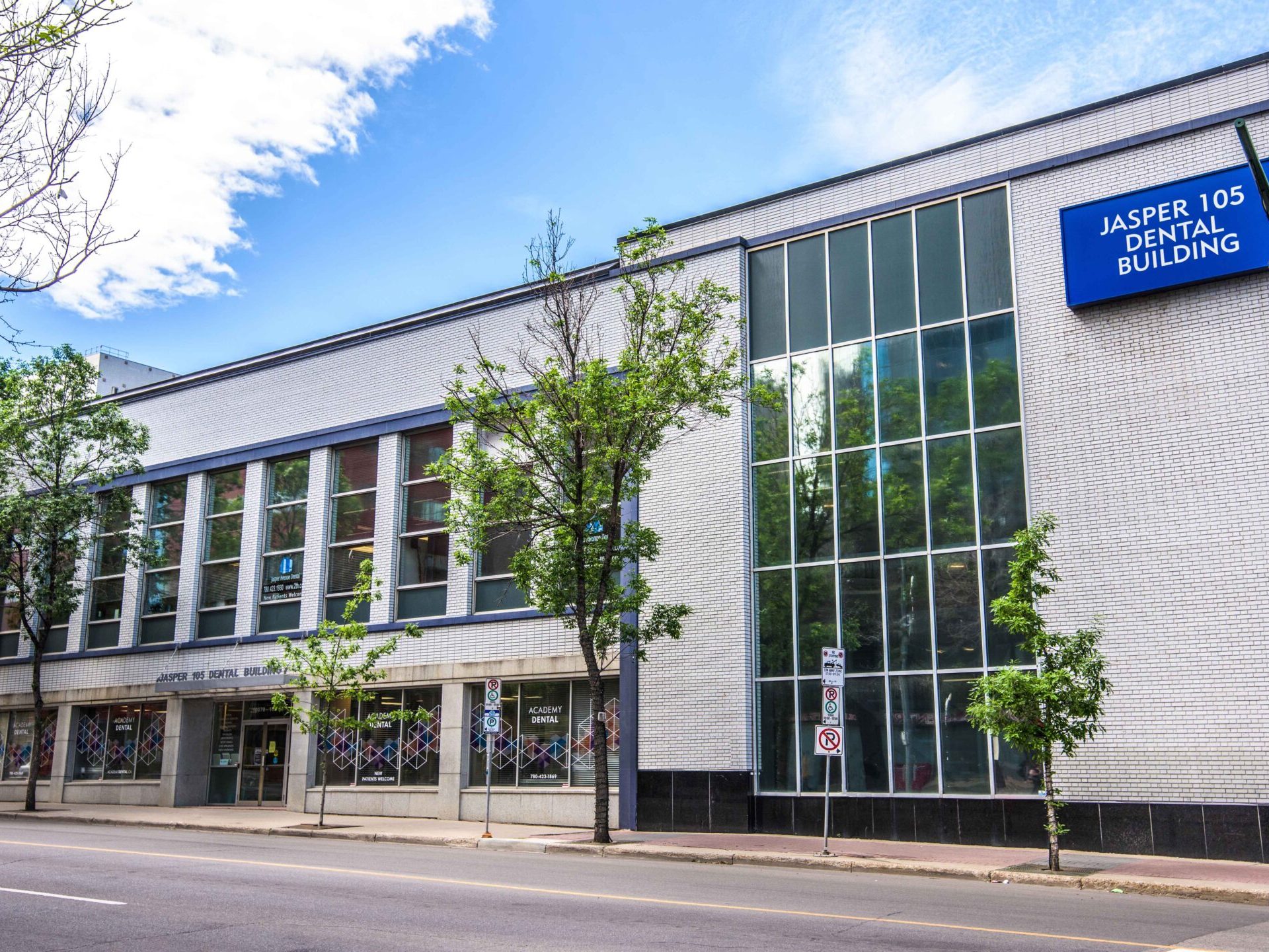 Academy Dental dental clinic in Edmonton - Photo 2